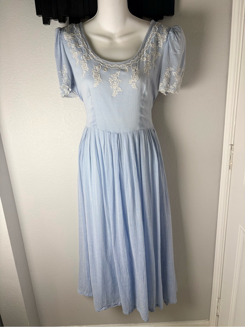 Vintage Karin Steven’s Blue & White Hairline Striped Midi Dress Lace Details 6